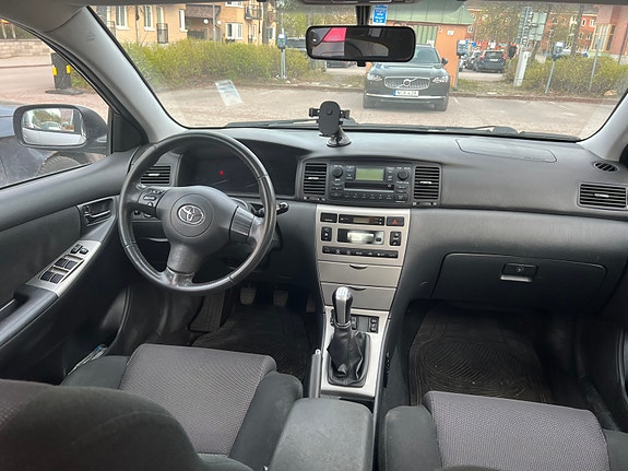 Toyota Corolla 5 of 6