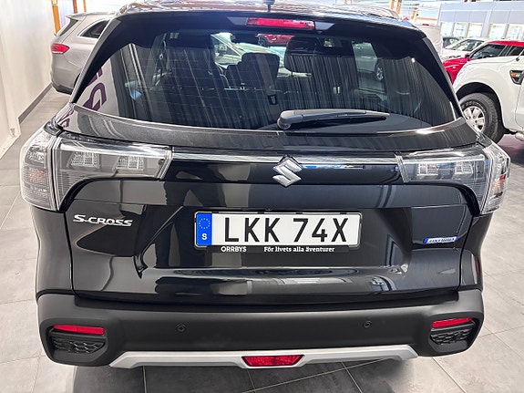 Suzuki S-Cross 4 of 16