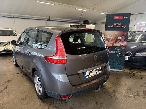 Renault Grand Scenic III 4 of 5