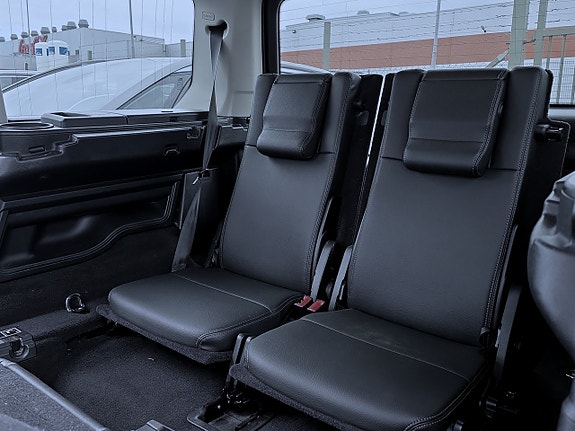 Land Rover Discovery 4 15 of 18