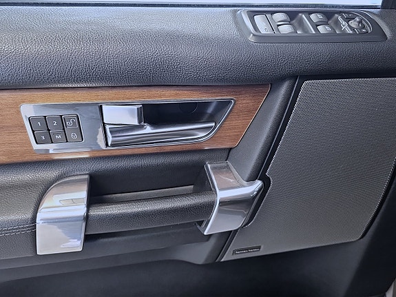 Land Rover Discovery 4 7 of 18