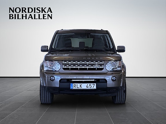 Land Rover Discovery 4 2 of 18
