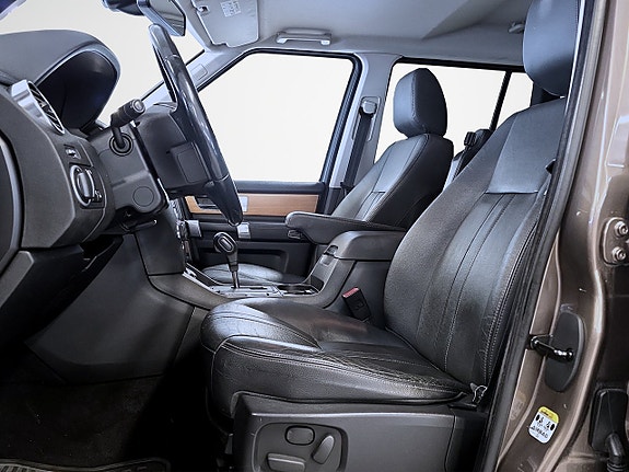 Land Rover Discovery 4 6 of 18