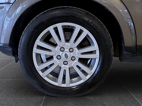 Land Rover Discovery 4 18 of 18