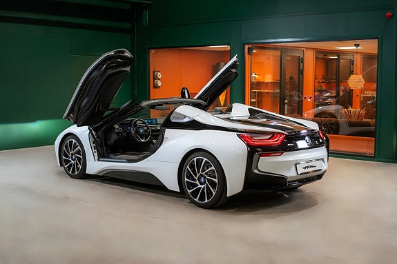 BMW i8 10 of 30