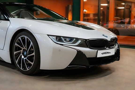 BMW i8 3 of 30