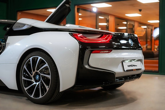 BMW i8 5 of 30