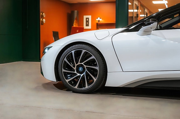 BMW i8 11 of 30