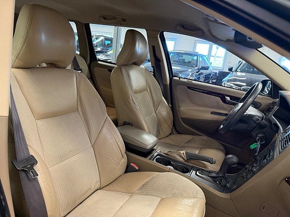 Volvo V70 22 of 27