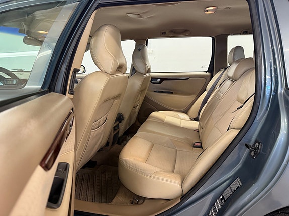 Volvo V70 12 of 27