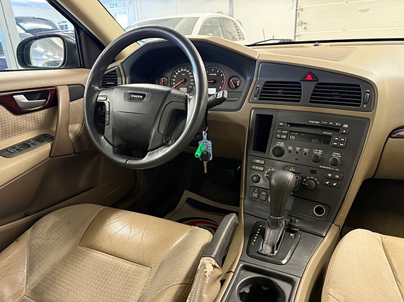 Volvo V70 18 of 27