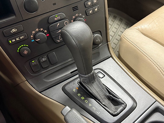 Volvo V70 25 of 27