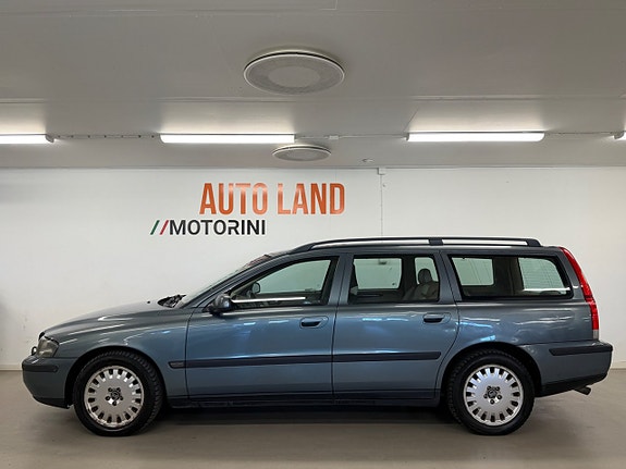 Volvo V70 4 of 27