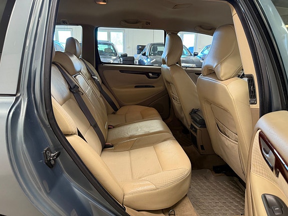 Volvo V70 17 of 27