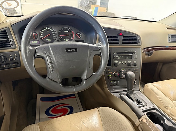 Volvo V70 9 of 27