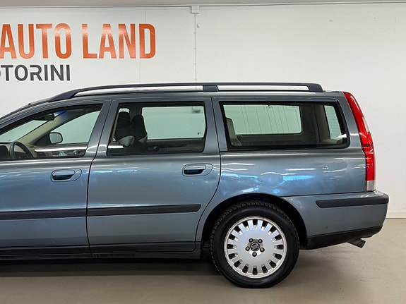 Volvo V70 6 of 27