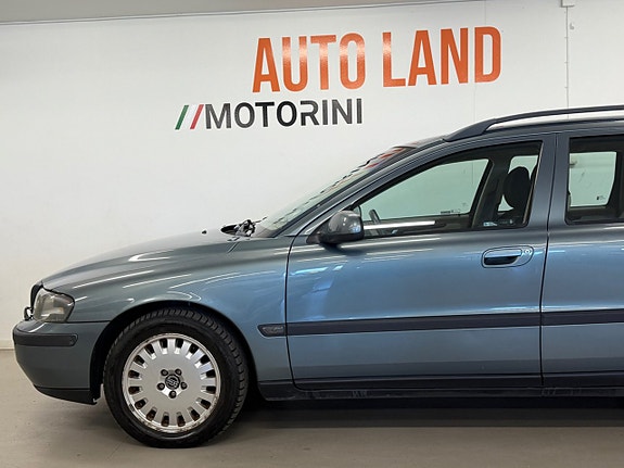 Volvo V70 5 of 27