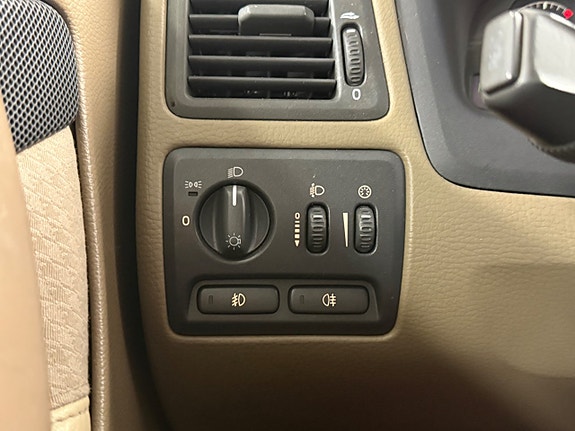 Volvo V70 24 of 27