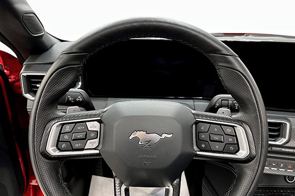 Ford Mustang 13 of 18