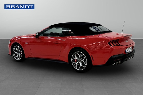 Ford Mustang 4 of 18