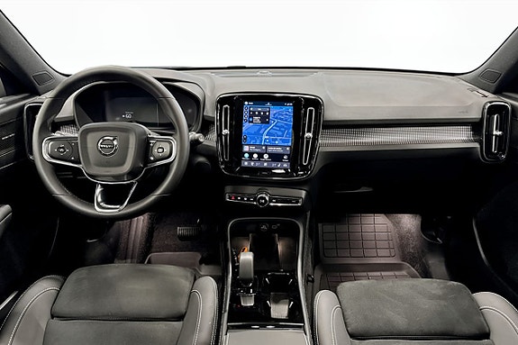 Volvo EX40 6 of 16