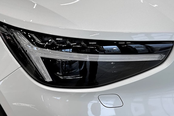 Volvo EX40 15 of 16