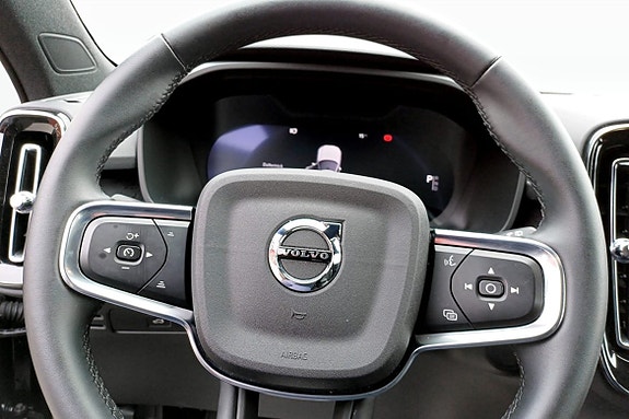 Volvo EX40 7 of 9