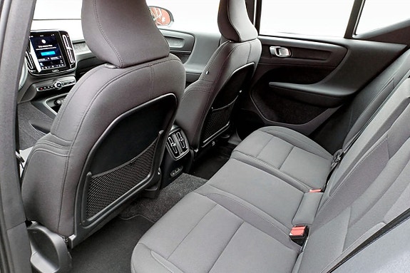 Volvo EX40 8 of 9