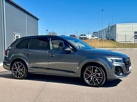 Audi Q7 4 of 5