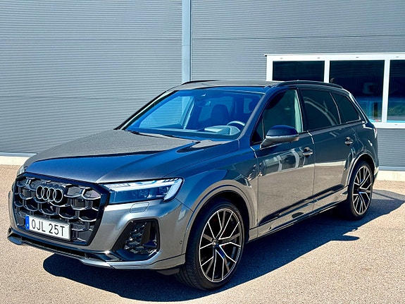 Audi Q7 2 of 5