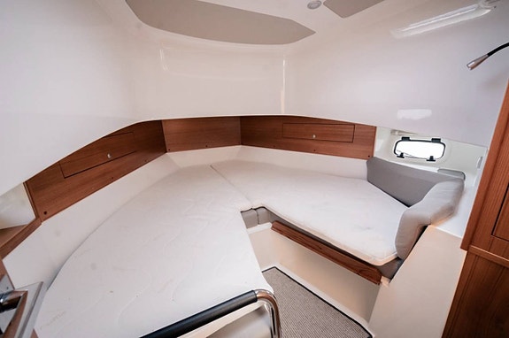 Kamapanj Sargo 33 / Volvo 2 x 320 hk / 2021 / Nyskick! 4 of 5