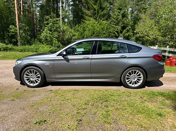 BMW 520d 2 of 5