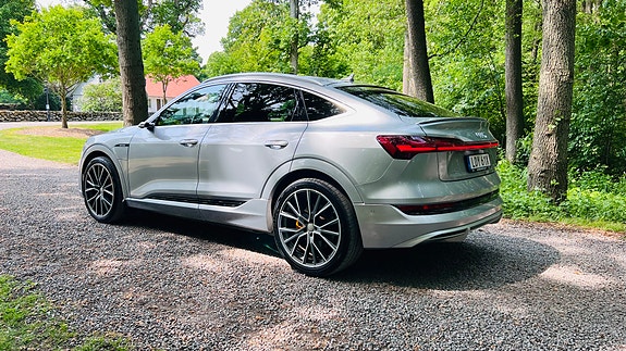 Audi e-tron Sportback 4 of 20