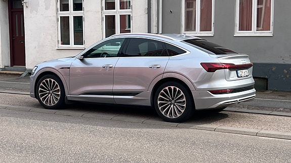 Audi e-tron Sportback 5 of 21
