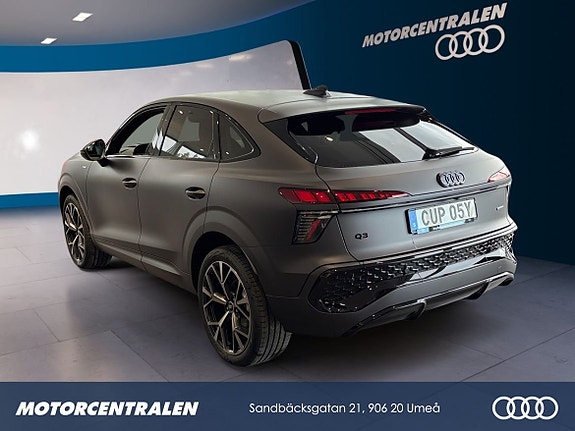 Audi Q3 2 of 5