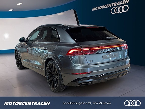 Audi Q8 2 of 22