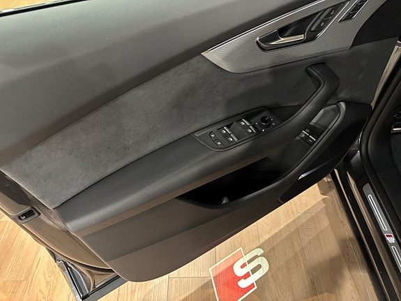 Audi Q8 7 of 22
