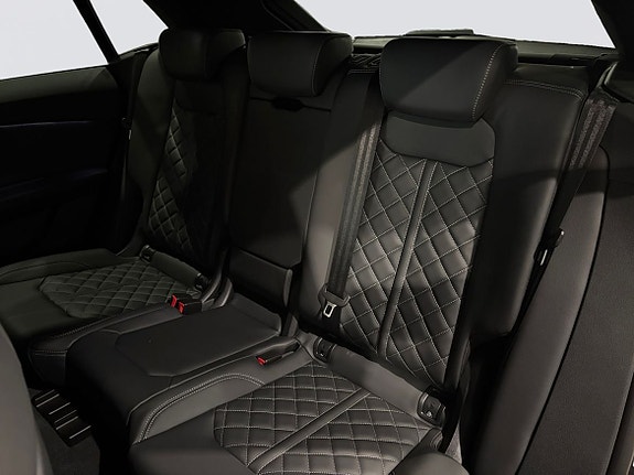 Audi Q8 12 of 22