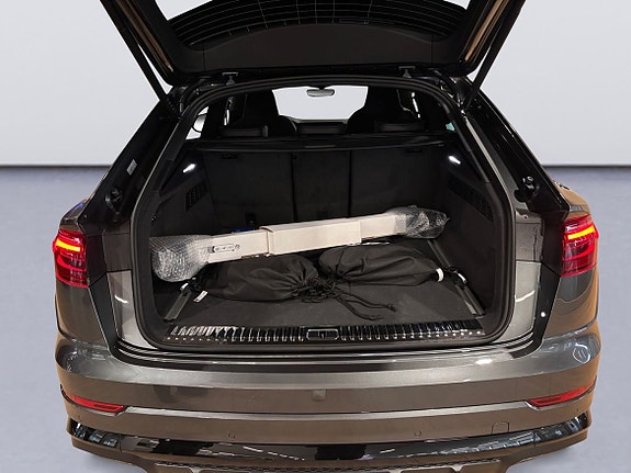 Audi Q8 14 of 22