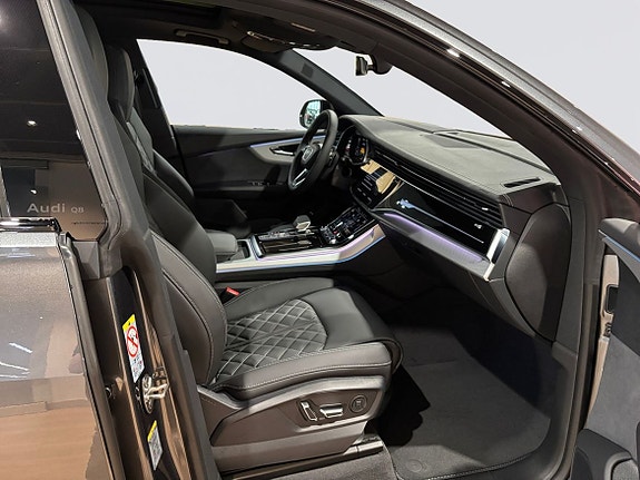 Audi Q8 13 of 22