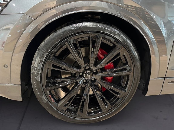 Audi Q8 5 of 22