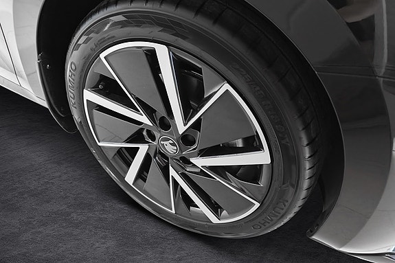 Skoda Octavia 3 of 5
