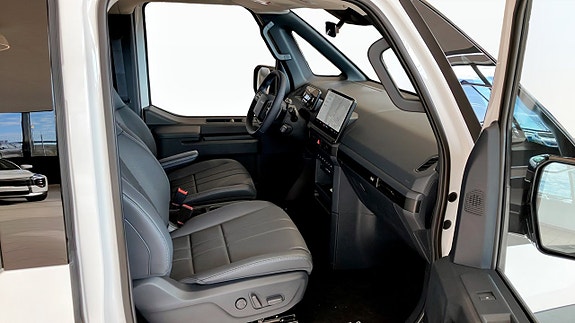 Kia PV5 3 of 5