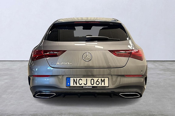 Mercedes-Benz CLA250 e 5 of 5