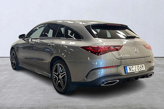 Mercedes-Benz CLA250 e 4 of 5