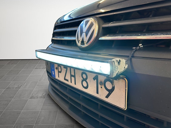 Volkswagen Caddy Maxi 3 of 5