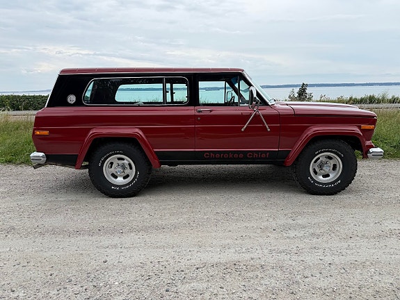 Jeep Cherokee 2 of 19