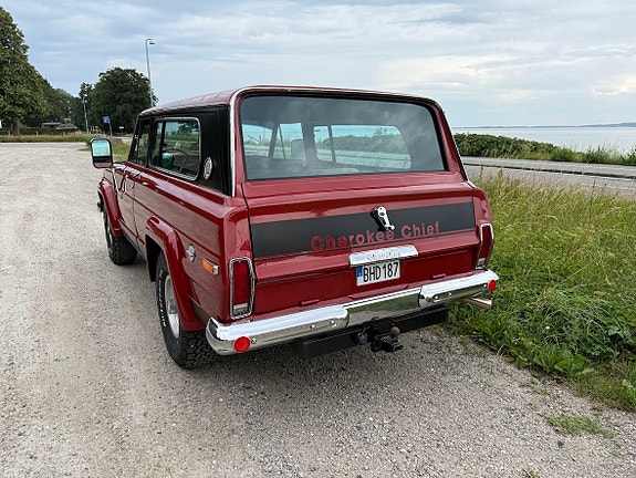Jeep Cherokee 14 of 19