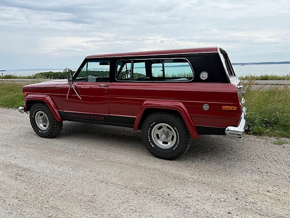 Jeep Cherokee 11 of 19