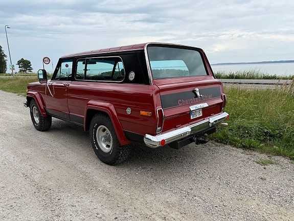 Jeep Cherokee 13 of 19